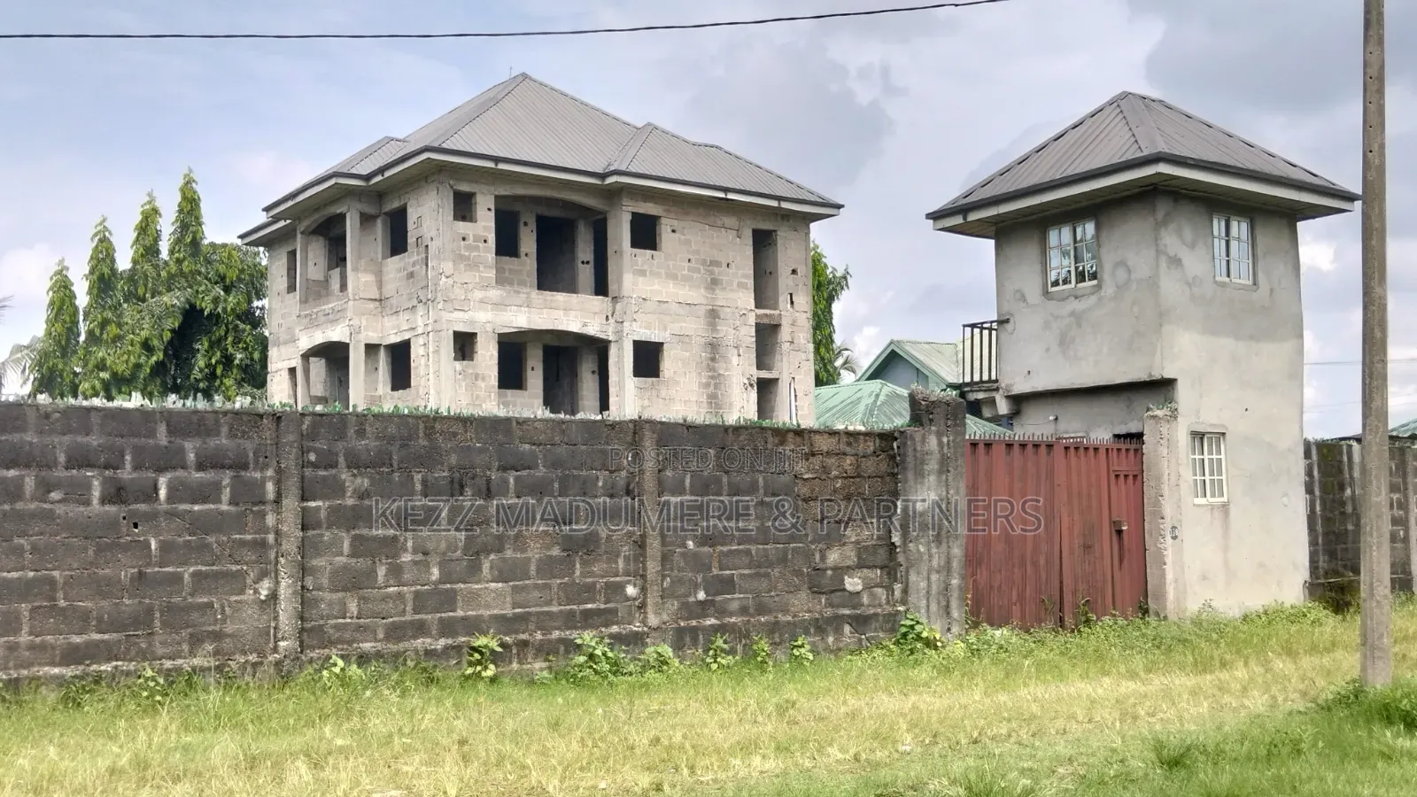 6bdrm Block of Flats in Elelenwo , Near Mtn for sale
