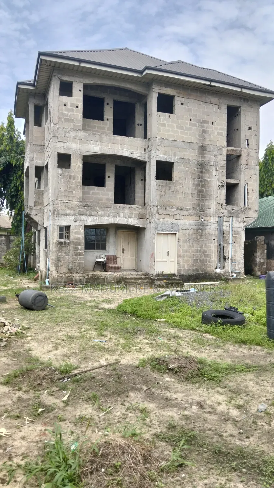 6bdrm Block of Flats in Elelenwo , Near Mtn for sale