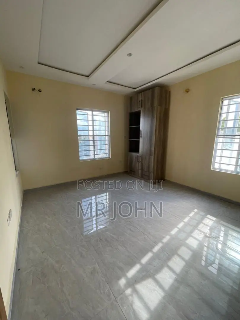 2bdrm Apartment in Harris Drive, VGC / Ajah for rent