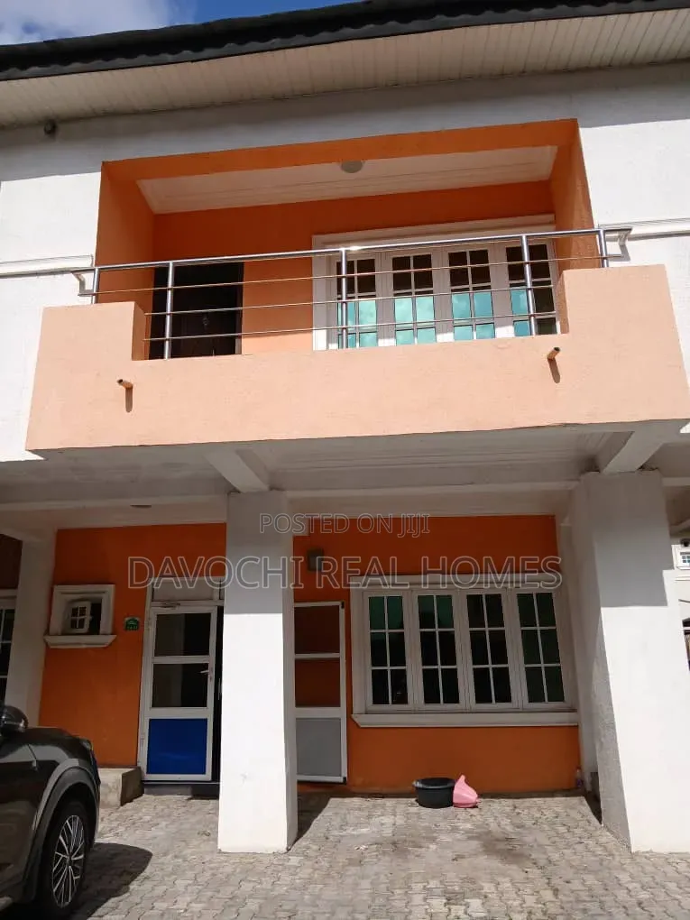 4bdrm Duplex in Chevron for rent