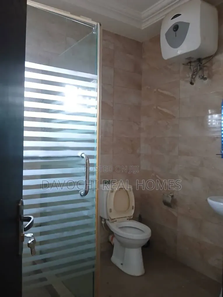 4bdrm Duplex in Chevron for rent