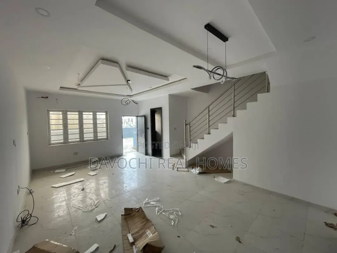 4bdrm Duplex in Lekki Phase 1 for rent
