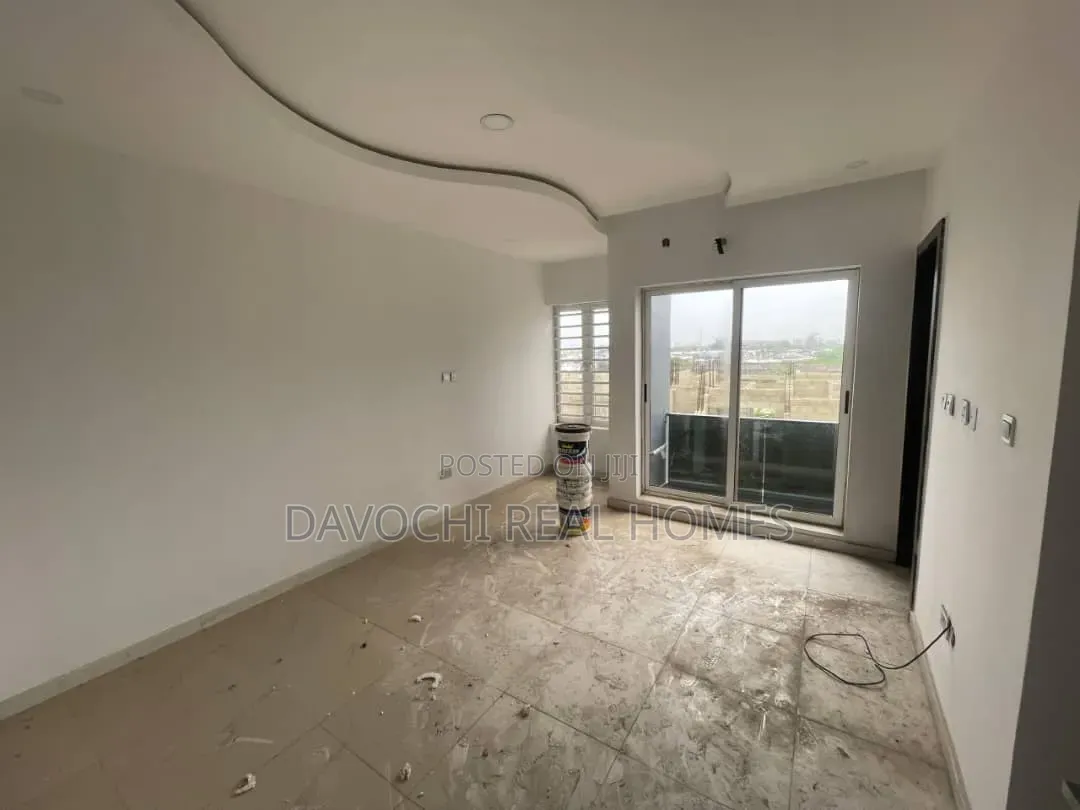 4bdrm Duplex in Lekki Phase 1 for rent