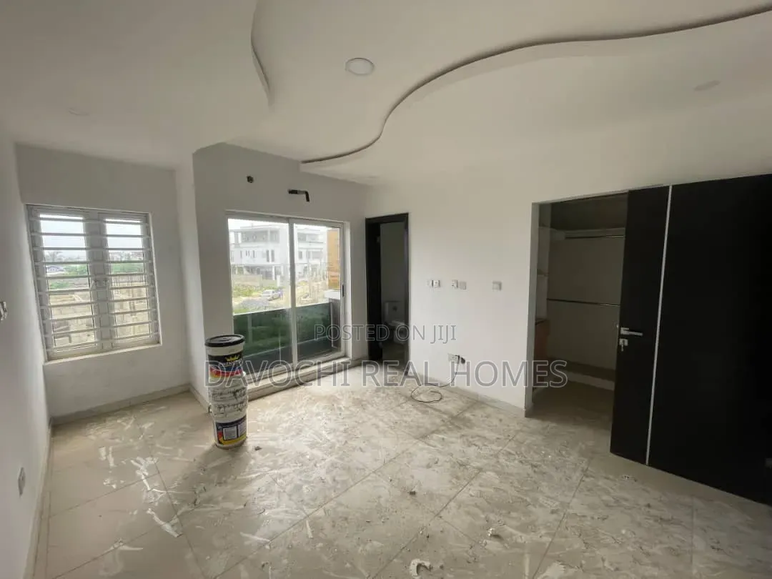 4bdrm Duplex in Lekki Phase 1 for rent