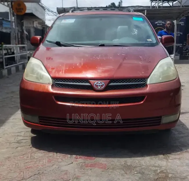 Toyota Sienna XLE 2005 Red