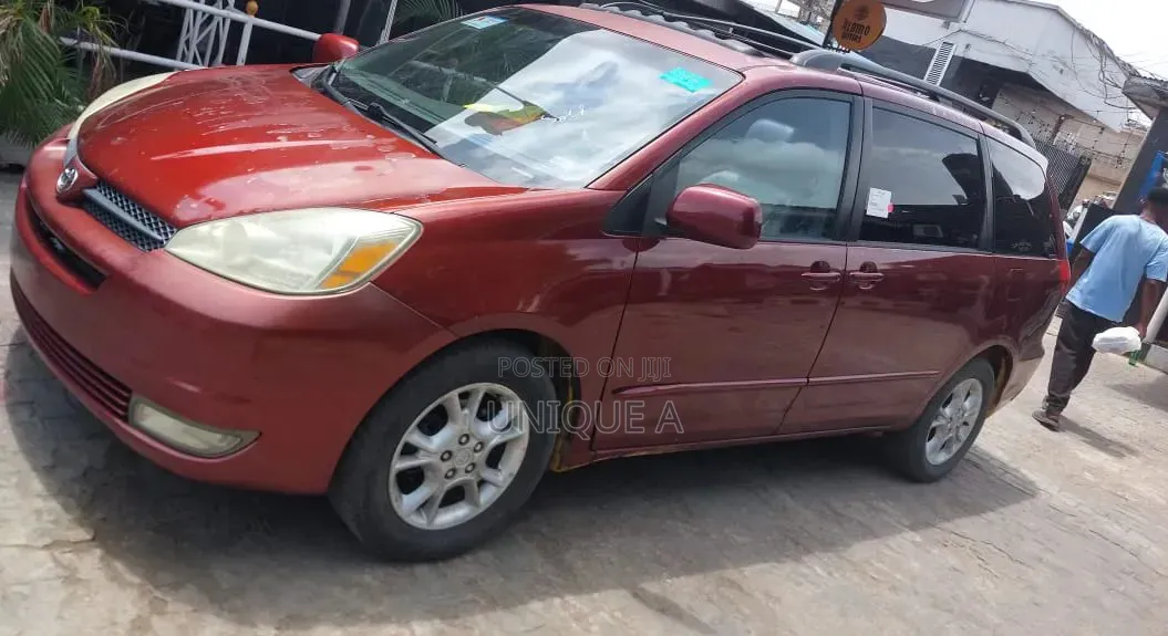 Toyota Sienna XLE 2005 Red