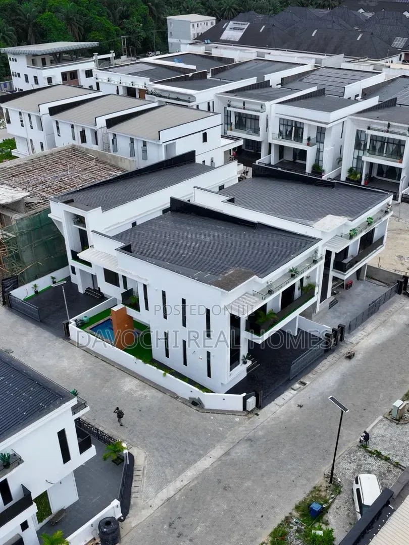 5bdrm Duplex in Chevron for sale