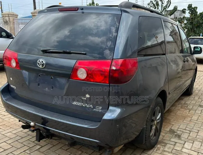Toyota Sienna CE AWD 2007 Gray