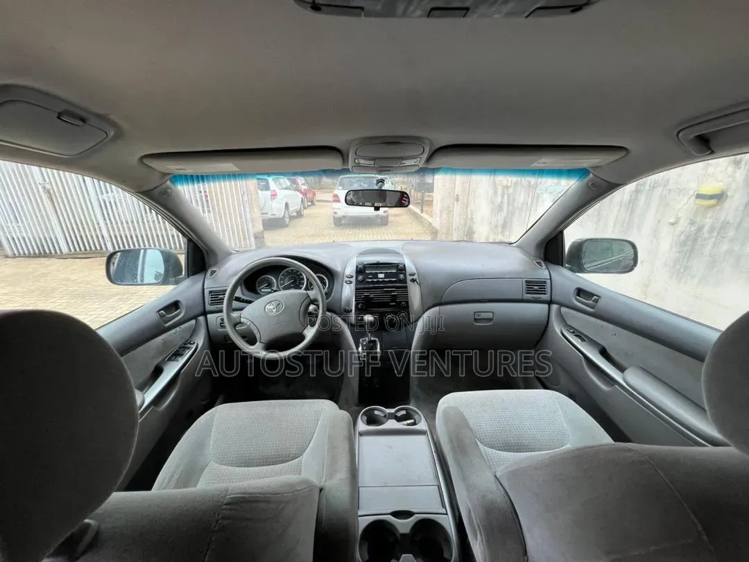Toyota Sienna CE AWD 2007 Gray