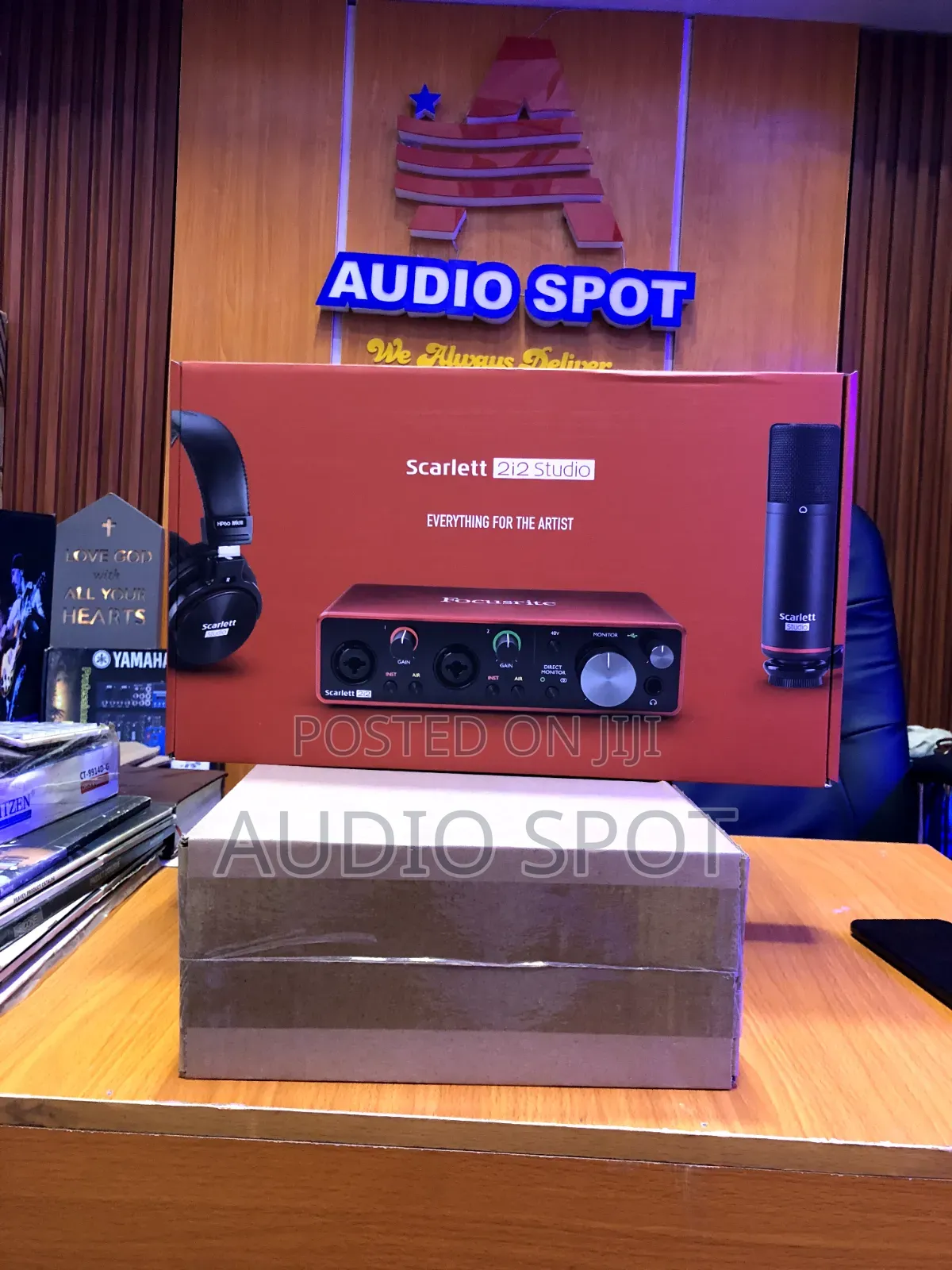Original Scarlet Focusrite 2i2 Studio Bundle