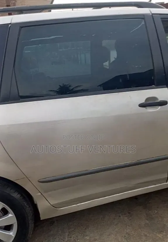 Toyota Sienna CE FWD (3.3L V6 5A) 2004 Gold