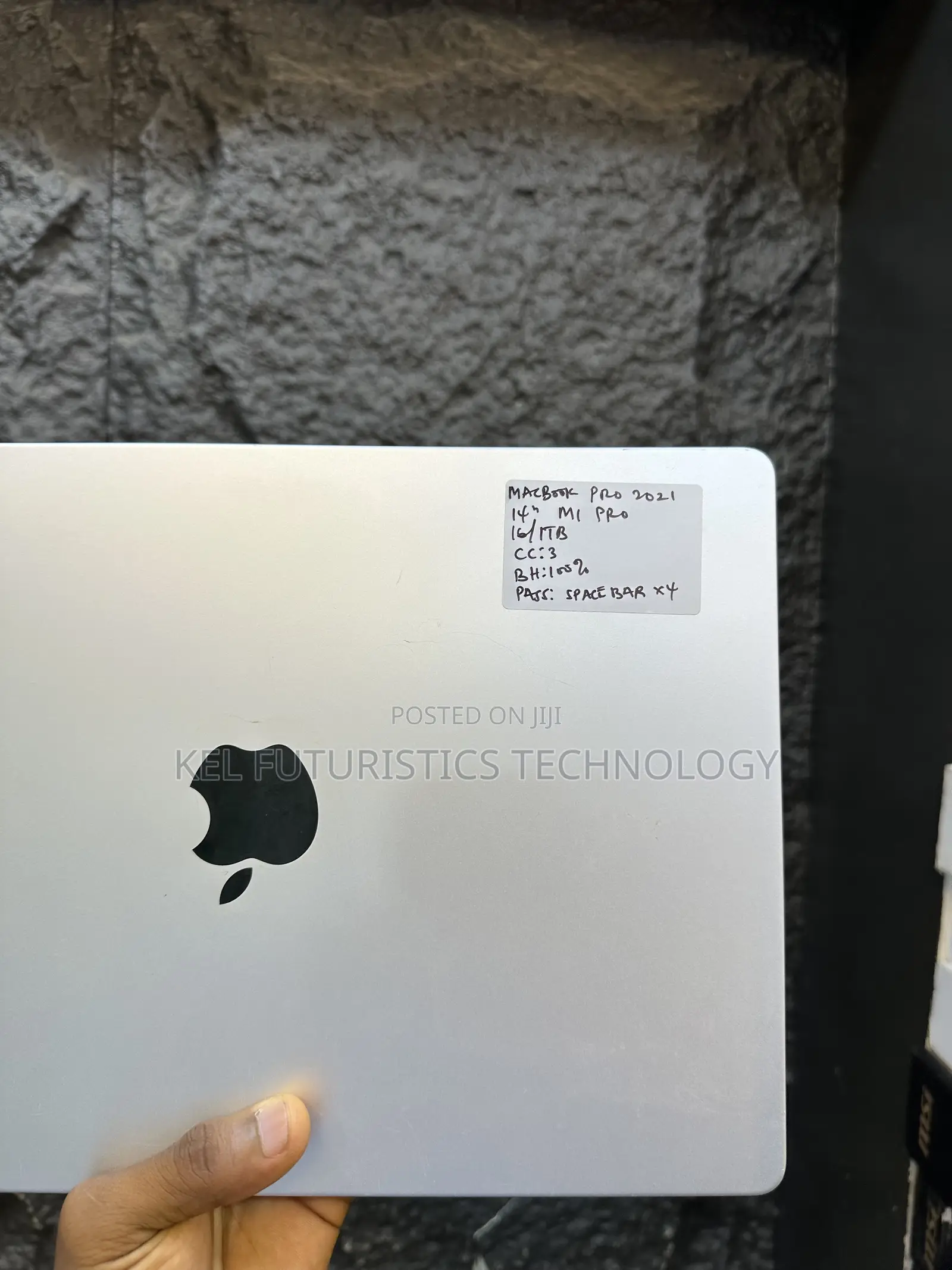 Laptop Apple MacBook Pro 2021 M1 16GB Apple M1 Pro SSD 1T