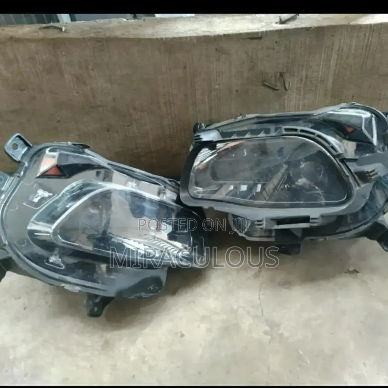 Headlight Jeep Cherokee 2016 Model