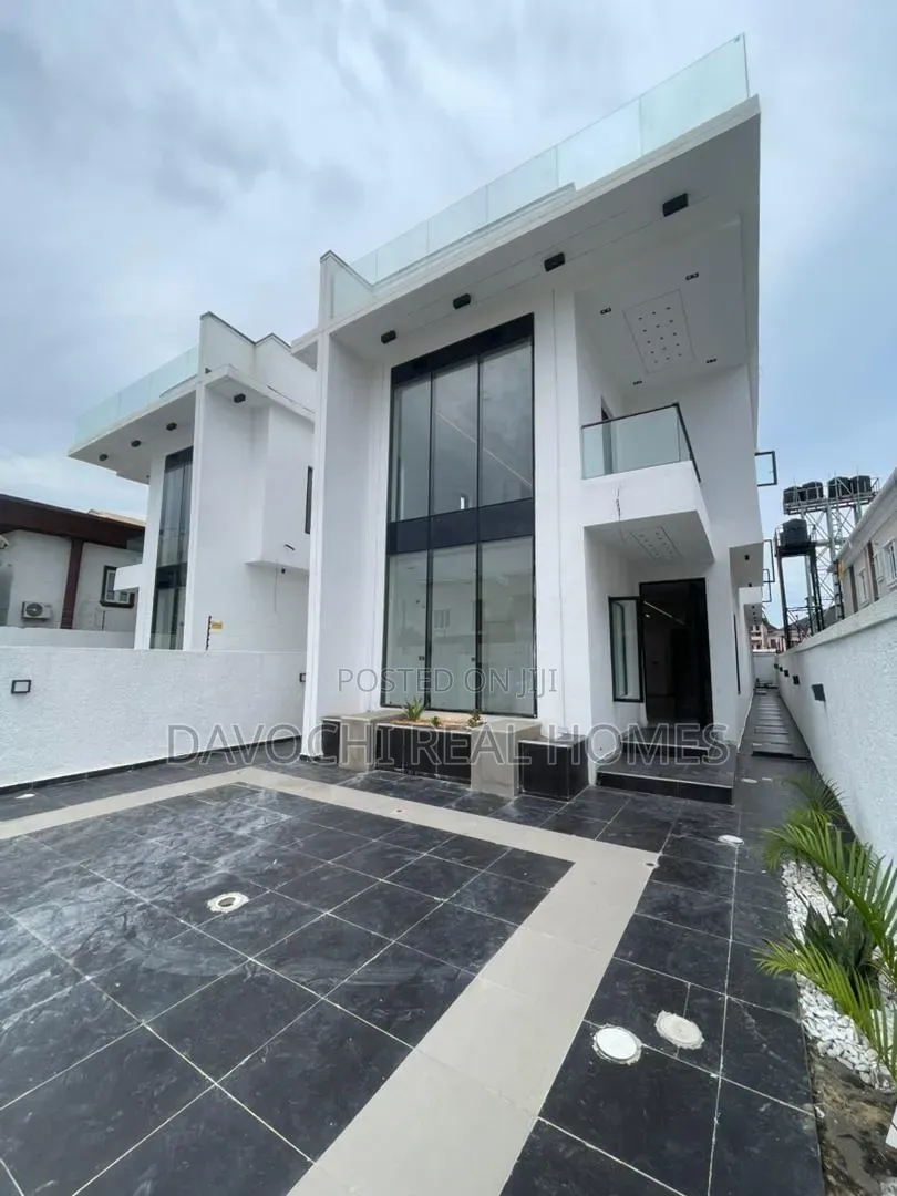 5bdrm Duplex in Ikota for sale