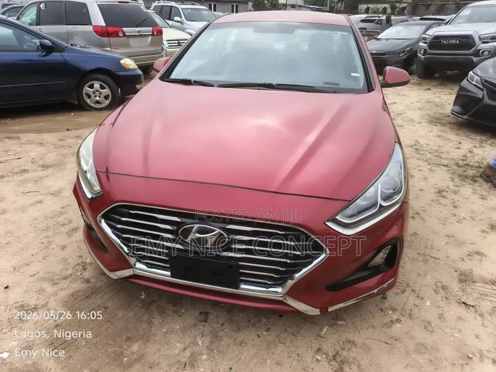 Hyundai Sonata SE 2019 Red