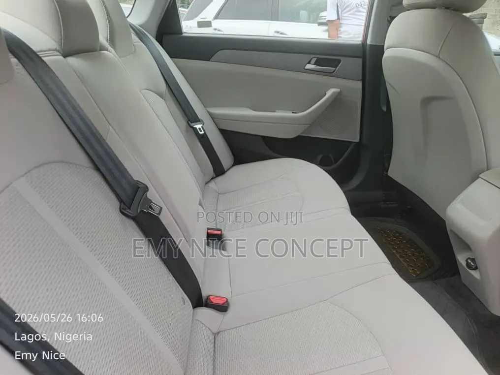 Hyundai Sonata SE 2019 Red