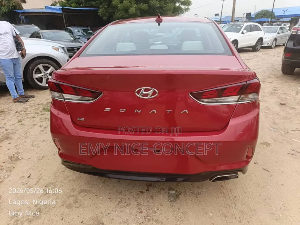 Hyundai Sonata SE 2019 Red