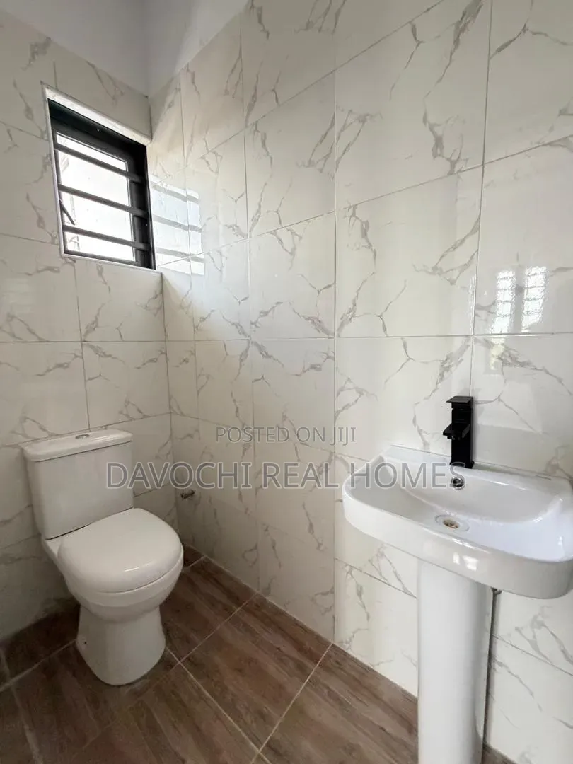 3bdrm Duplex in Ikota for sale