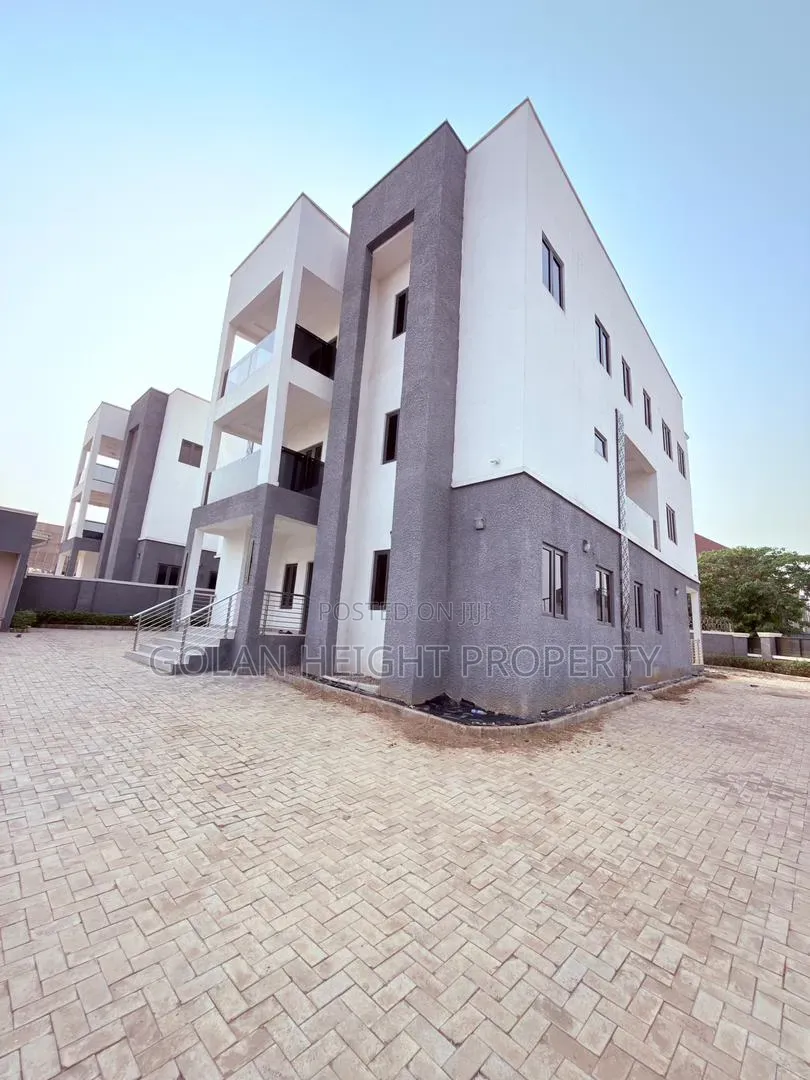5bdrm Duplex in Mabushi for sale