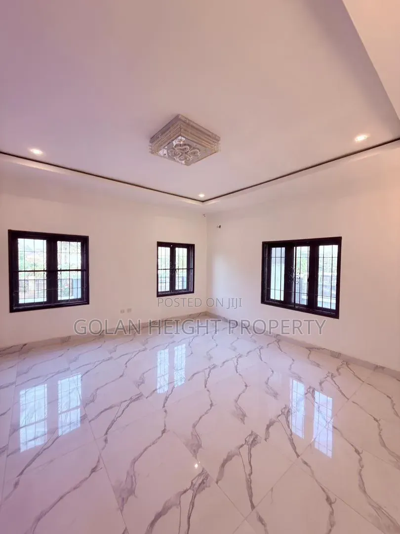 5bdrm Duplex in Mabushi for sale