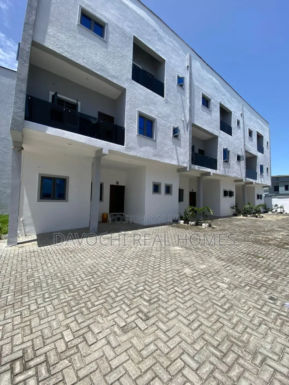 4bdrm Duplex in Sangotedo for sale
