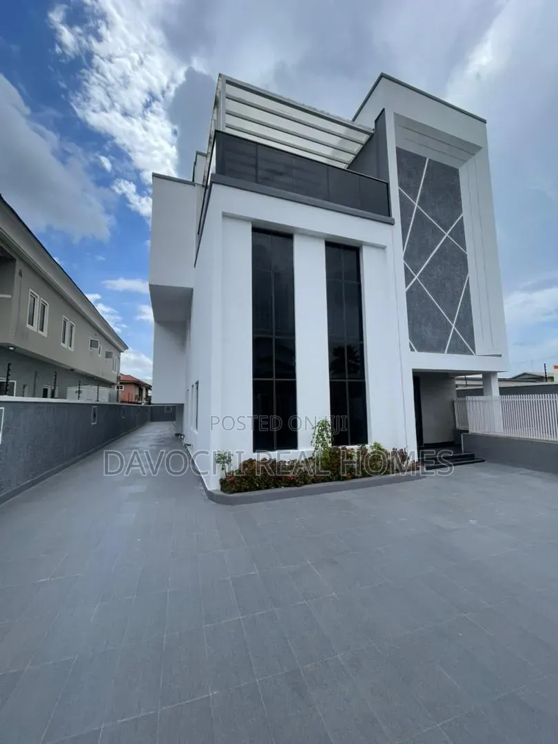 5bdrm Duplex in Lekki Phase 1 for sale