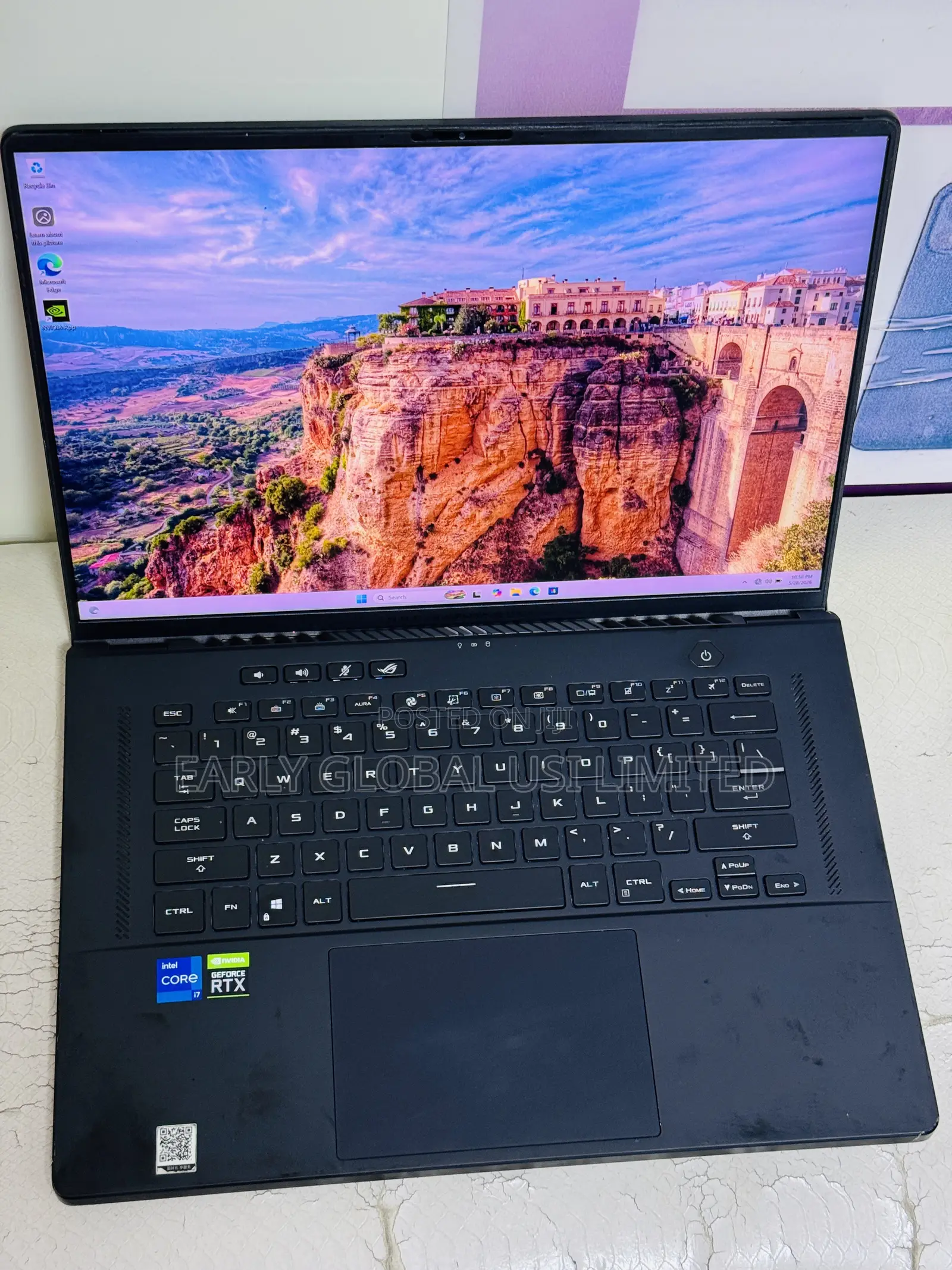 Laptop Asus ROG Zephyrus G16 16GB Intel Core i7 SSD 512GB