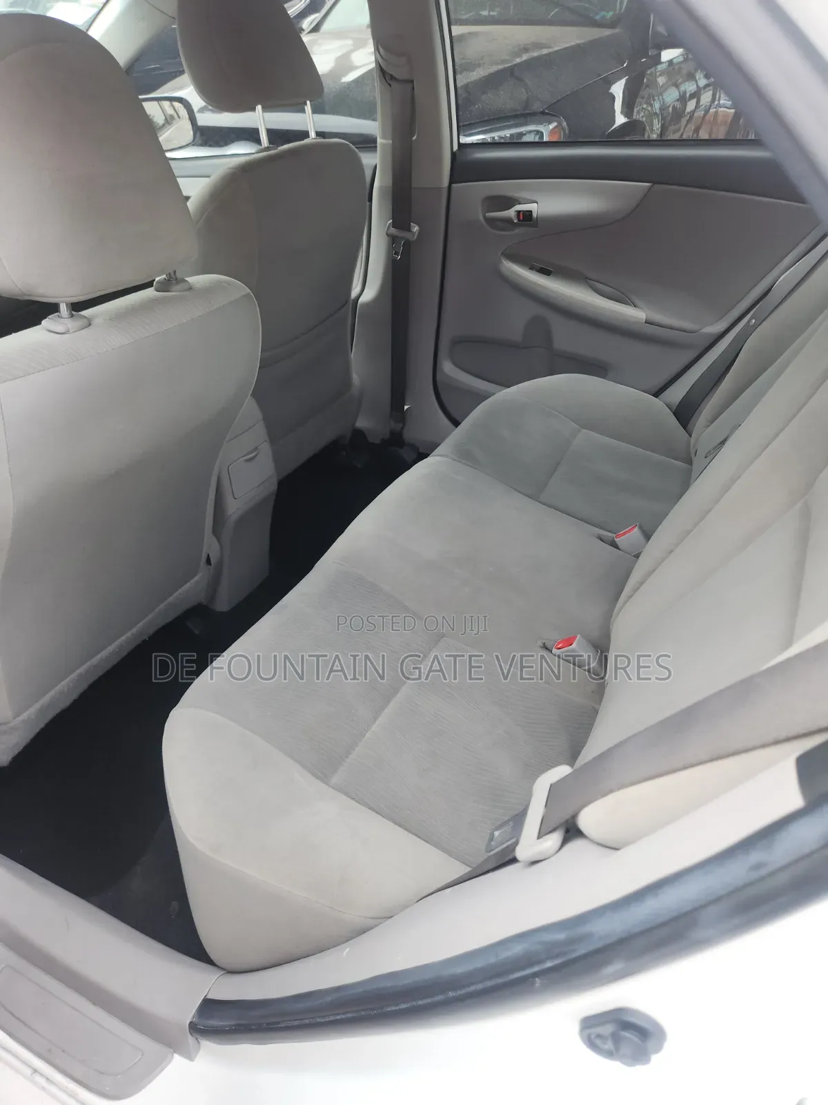 Toyota Corolla LE 4dr Sedan (1.8L 4cyl 4A) 2011 White