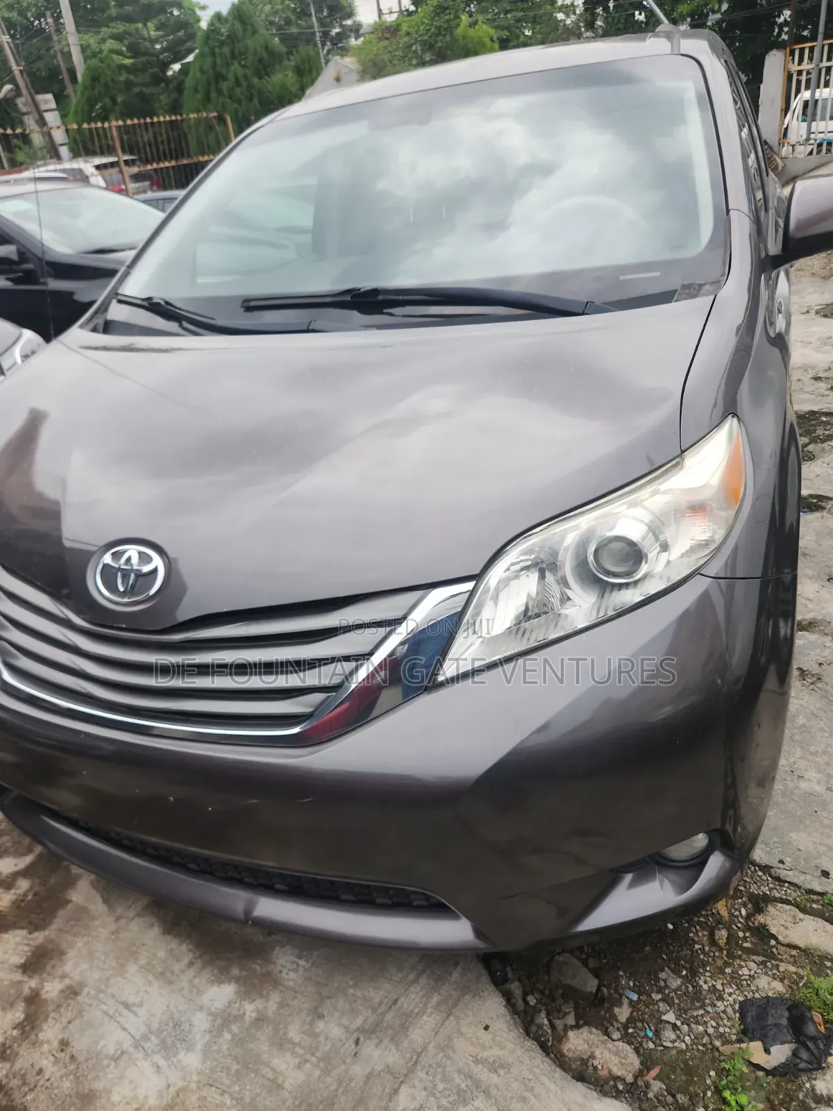 Toyota Sienna XLE AWD 7-Passenger 2013 Black