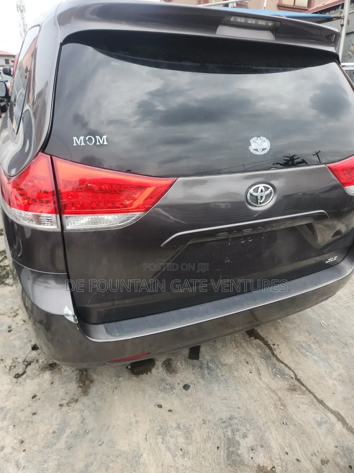 Toyota Sienna XLE AWD 7-Passenger 2013 Black