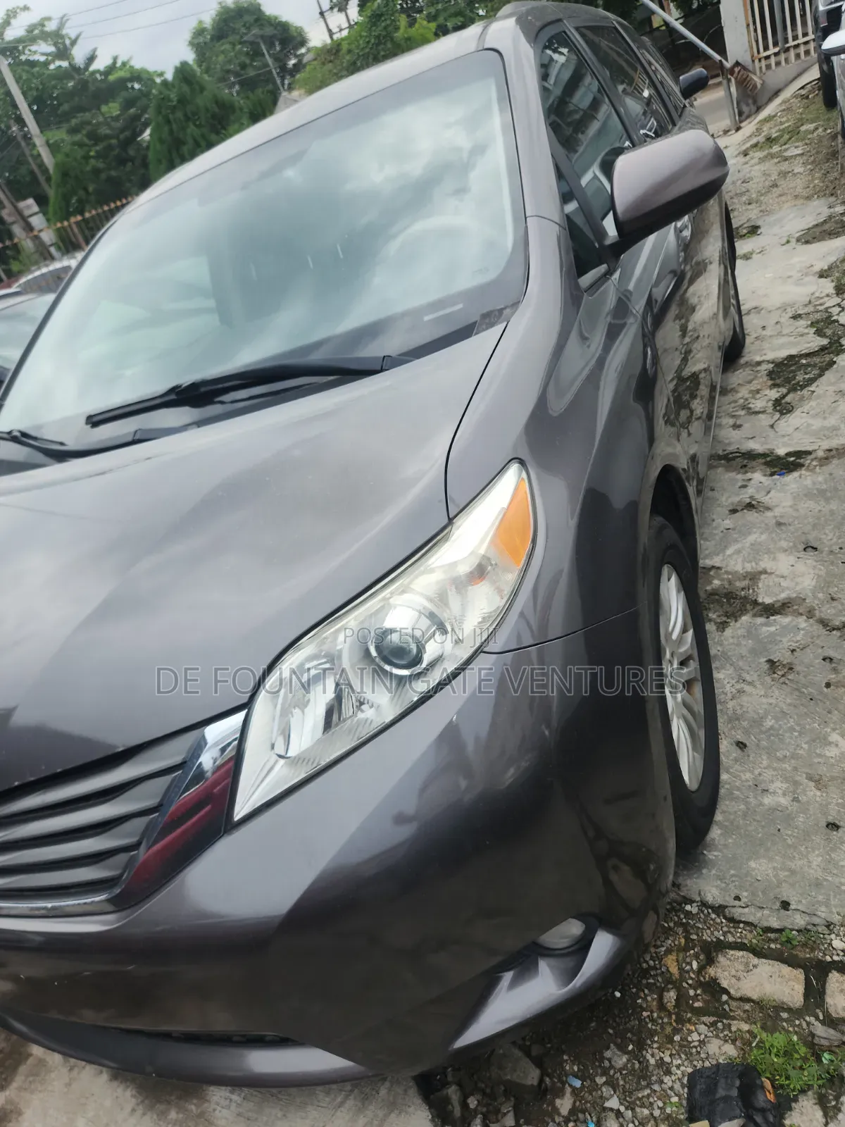Toyota Sienna XLE AWD 7-Passenger 2013 Black