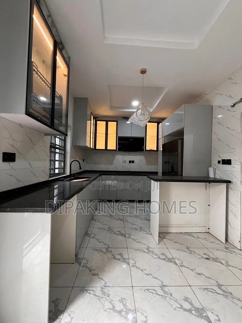Furnished 4bdrm Duplex in Ikeja for sale