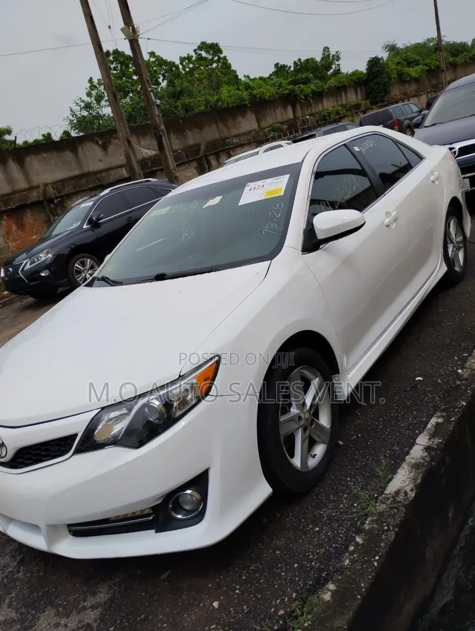 Toyota Camry SE 4dr Sedan (2.5L 4cyl 6A) 2013 White