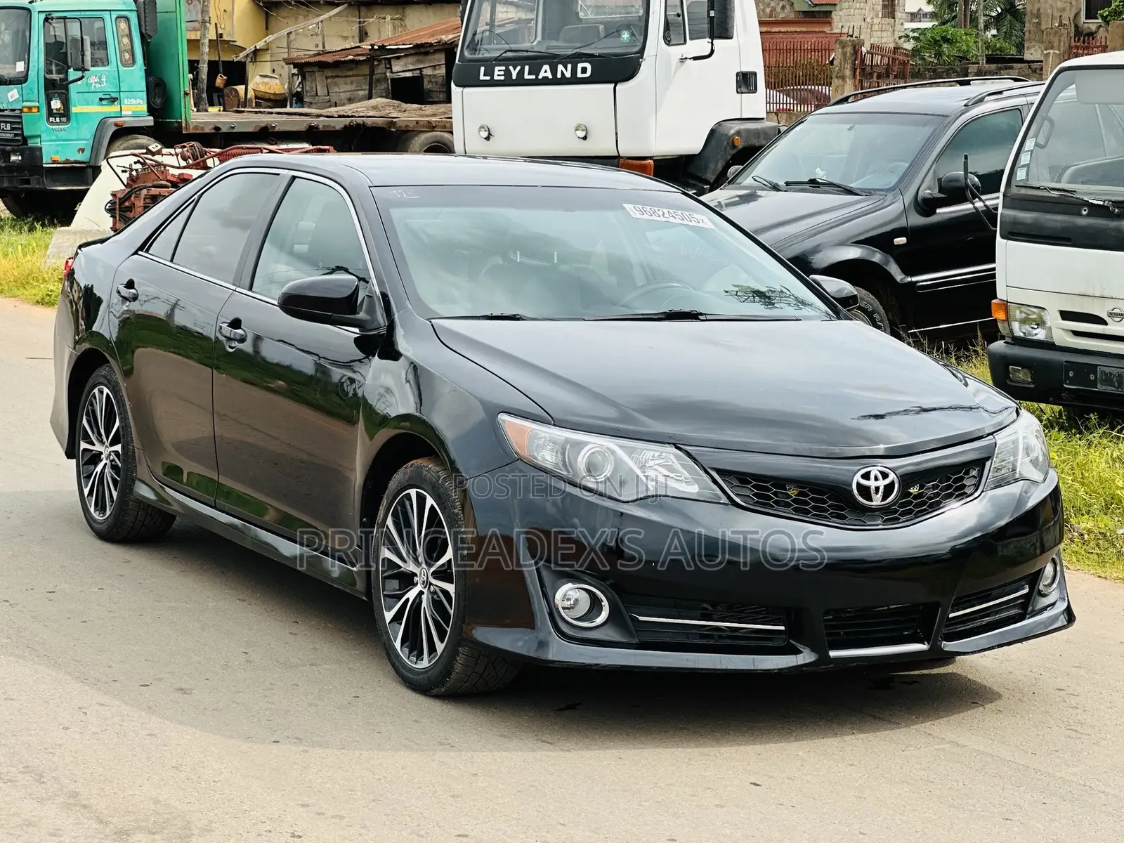 Toyota Camry SE 4dr Sedan (2.5L 4cyl 6A) 2014 Black