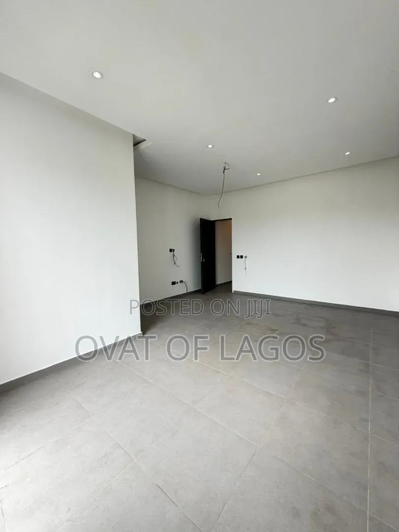 4bdrm Duplex in Lekki Phase 1 for sale