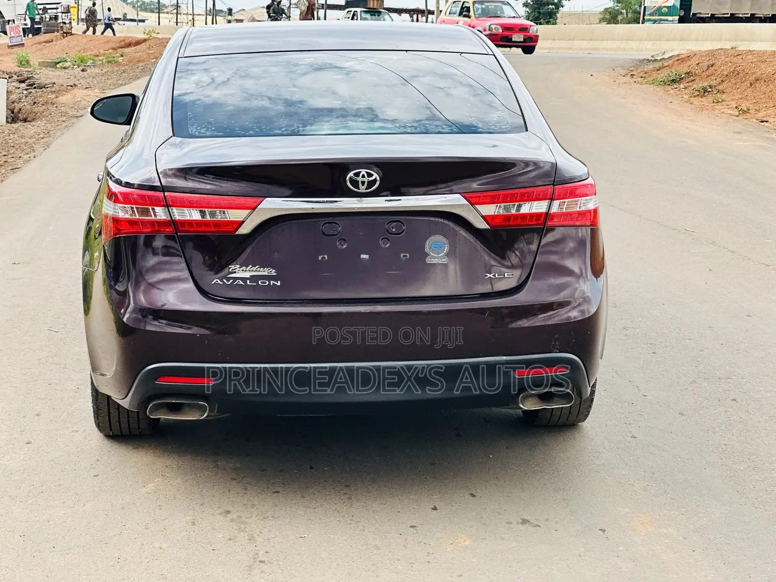 Toyota Avalon XLE Premium Sedan FWD (3.5L 6cyl 6A) 2013 Red