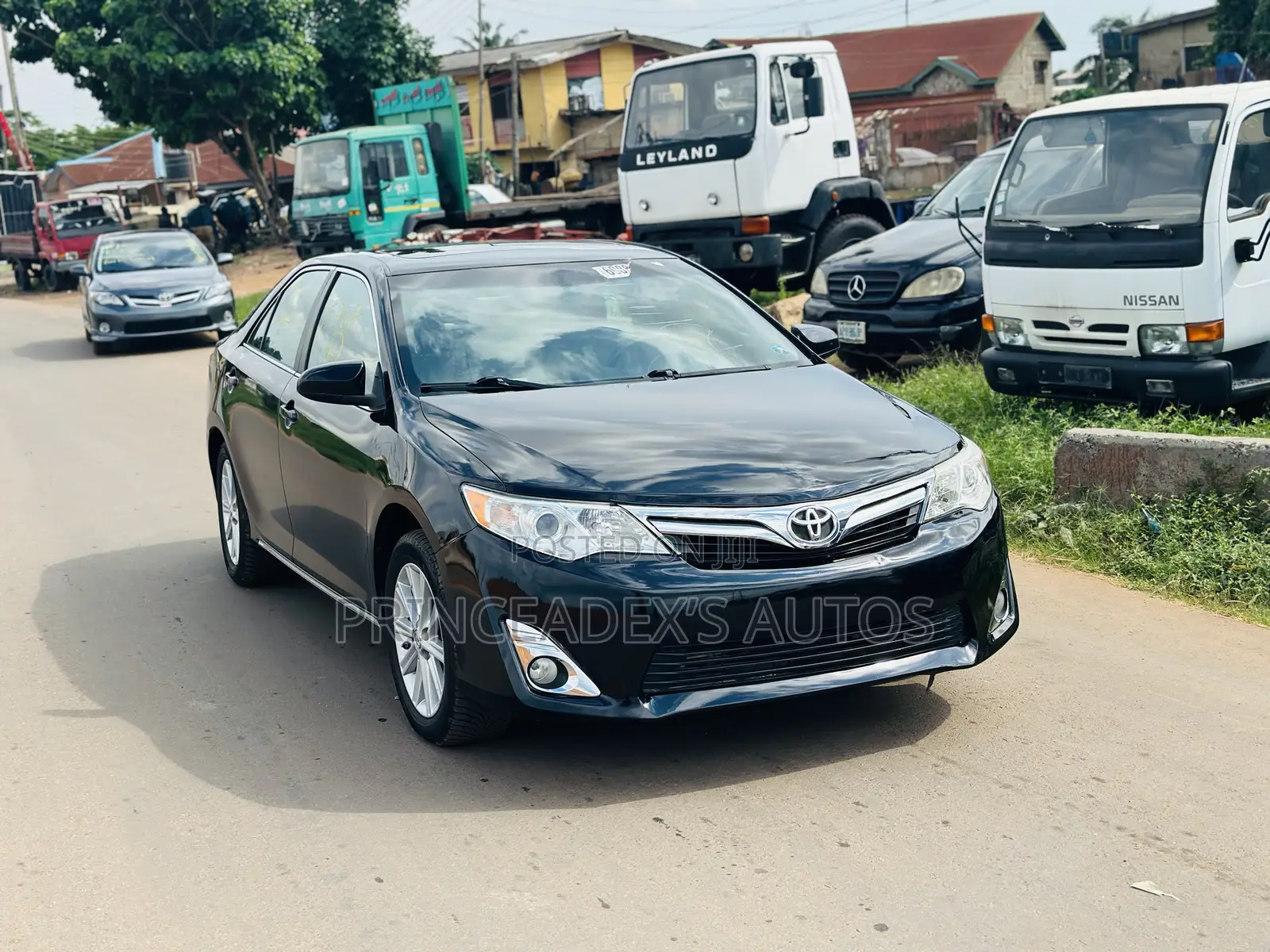 Toyota Camry XLE 4dr Sedan (2.5L 4cyl 6A) 2014 Black