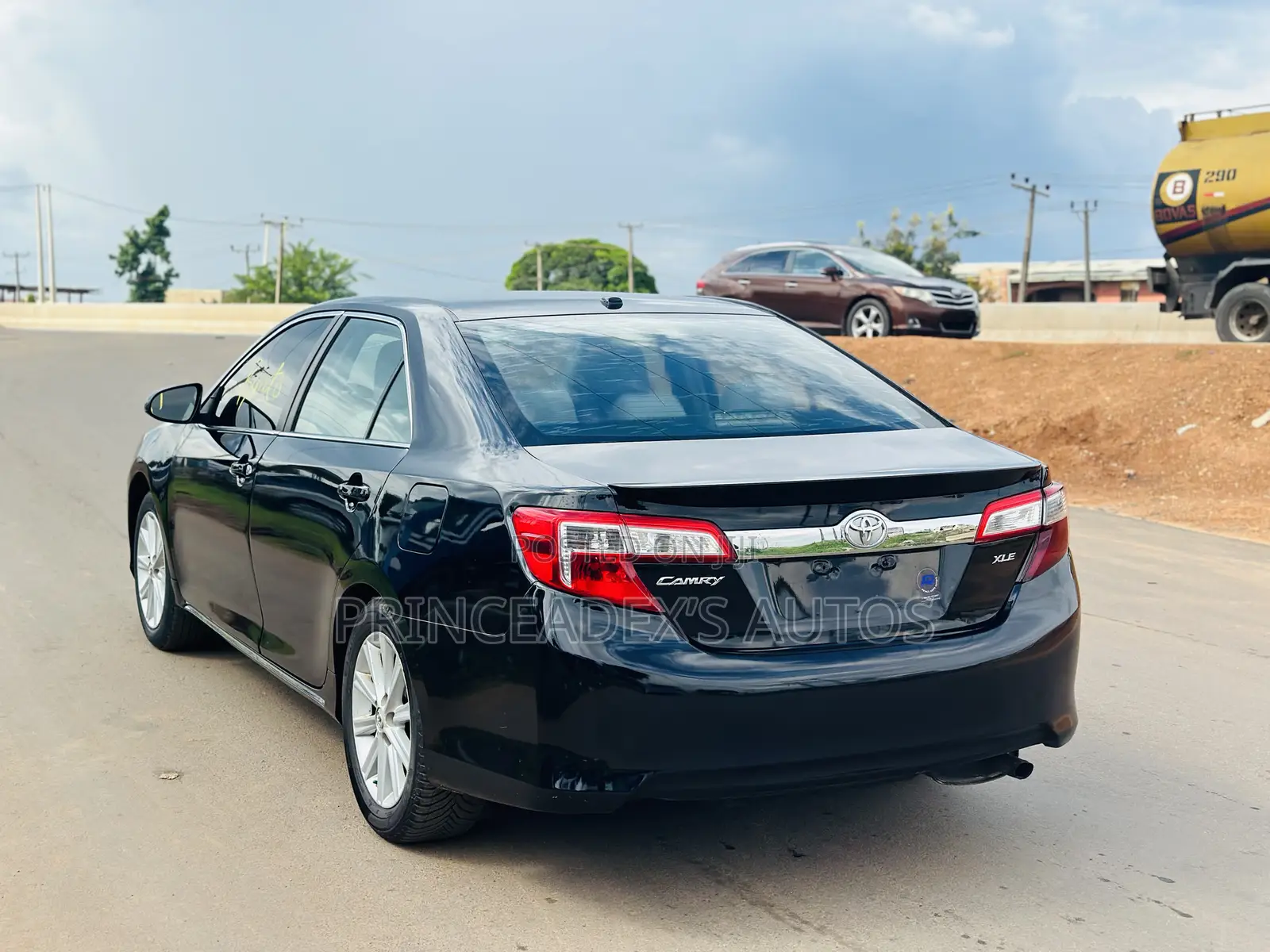Toyota Camry XLE 4dr Sedan (2.5L 4cyl 6A) 2014 Black