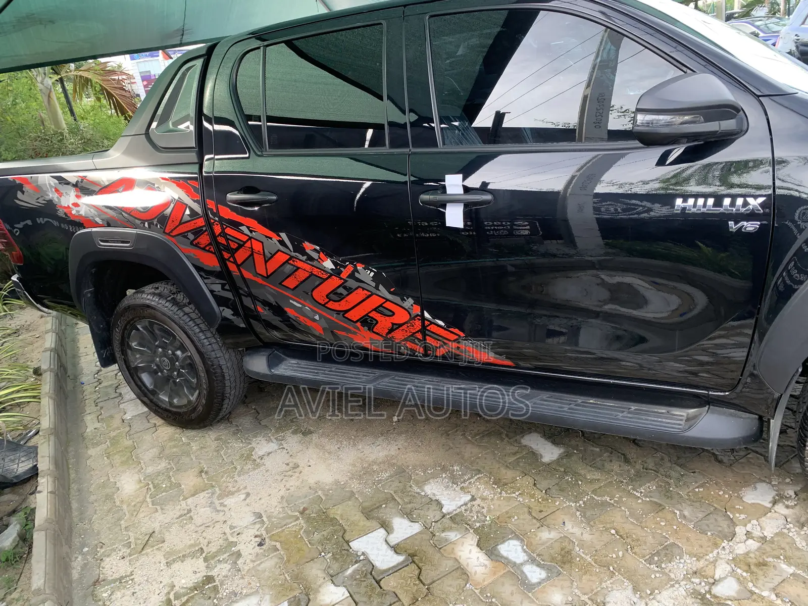 New Toyota Hilux 2025 Black
