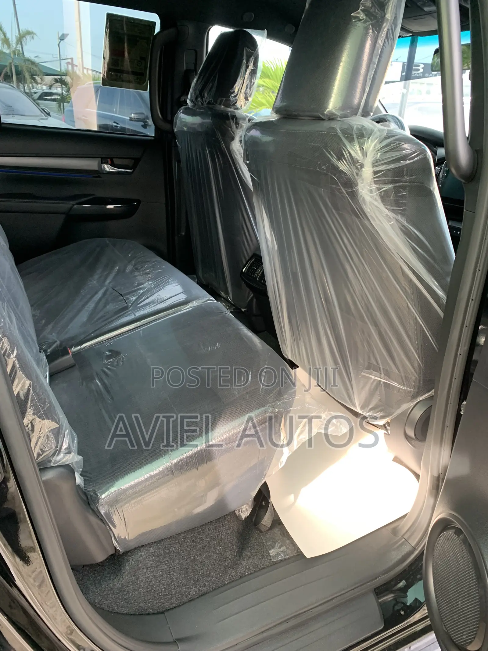 New Toyota Hilux 2025 Black