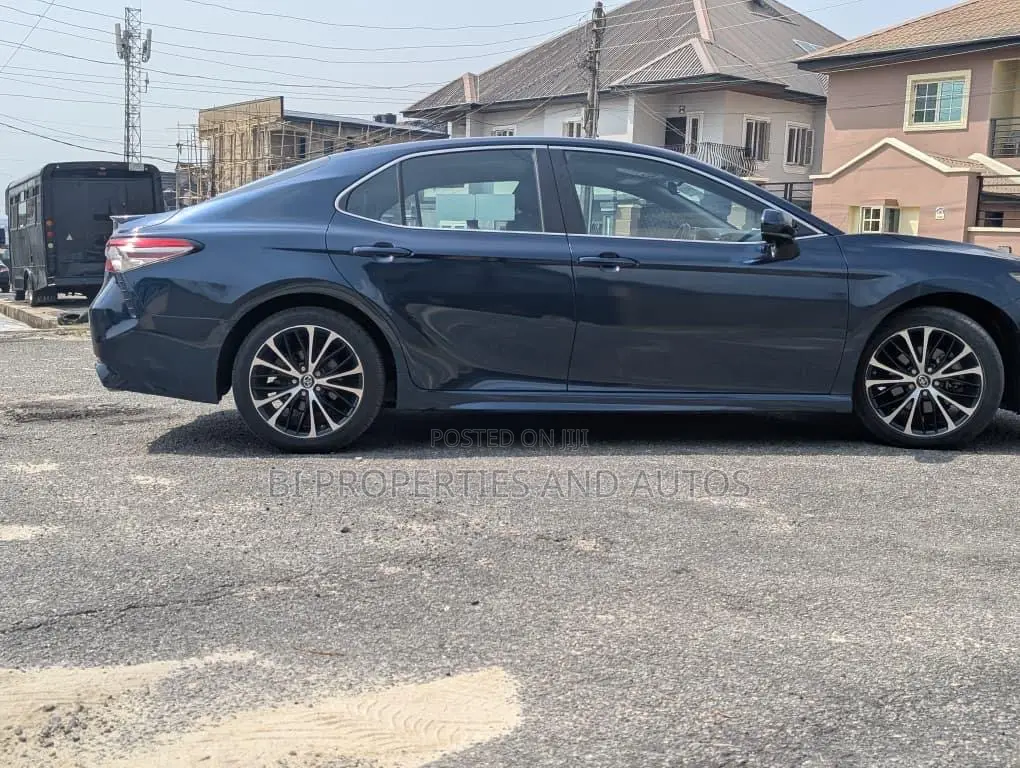 Toyota Camry 2020 Blue