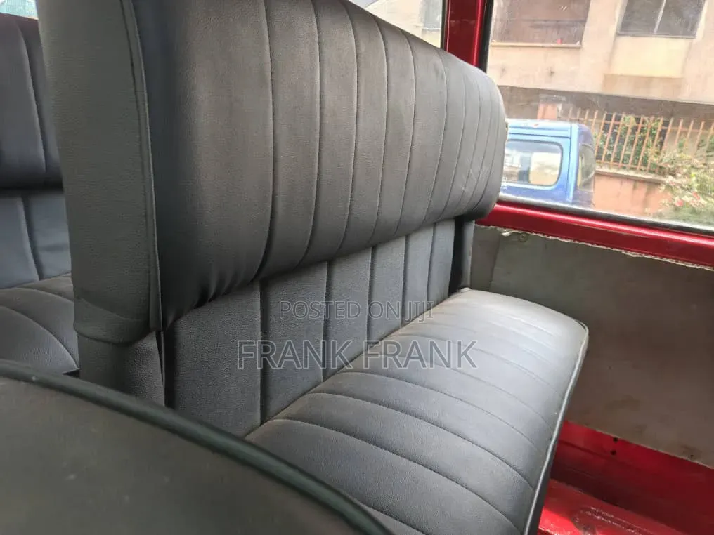 Toyota HiAce 2002 Red