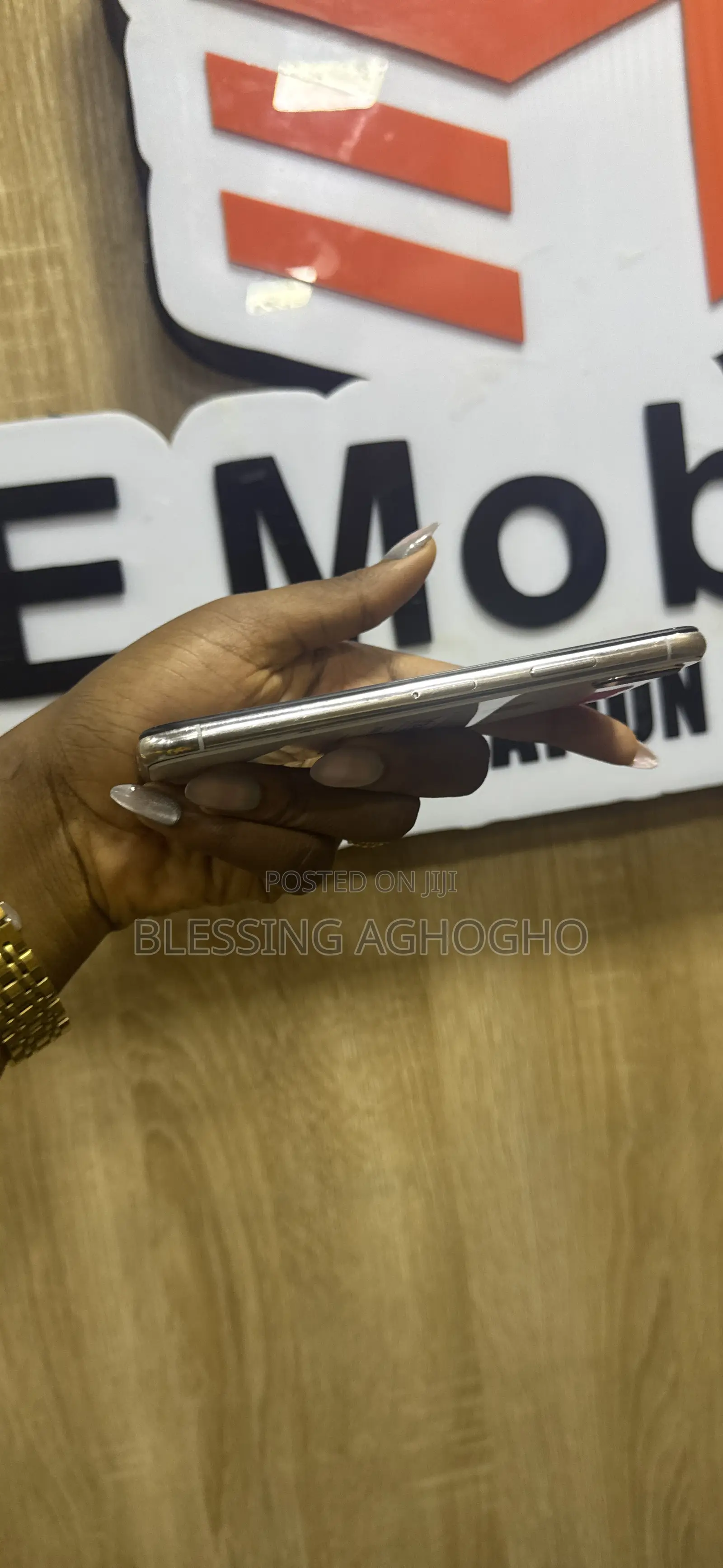 Apple iPhone X 64 GB White