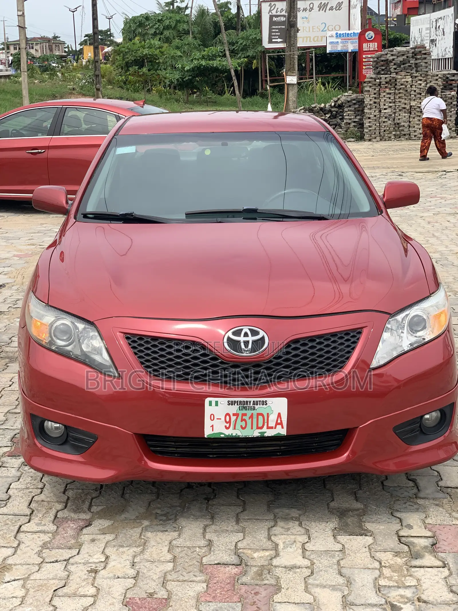 Toyota Camry SE 4dr Sedan (2.5L 4cyl 6AM) 2010 Red