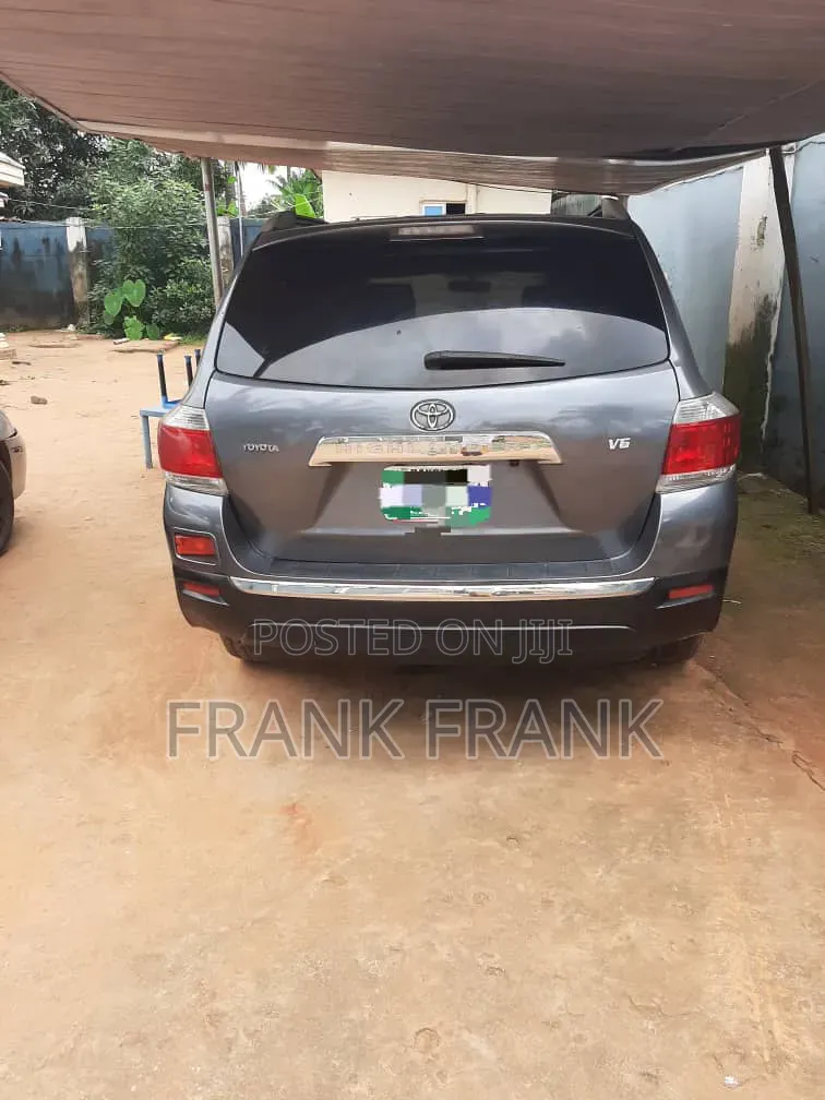Toyota Highlander 2010 Gray