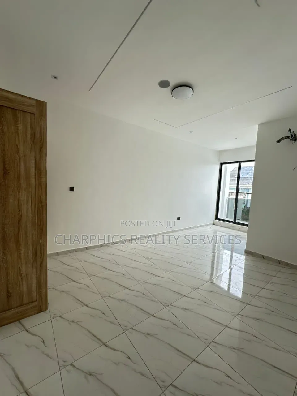 2bdrm Apartment in Lekki Phase 2 for rent
