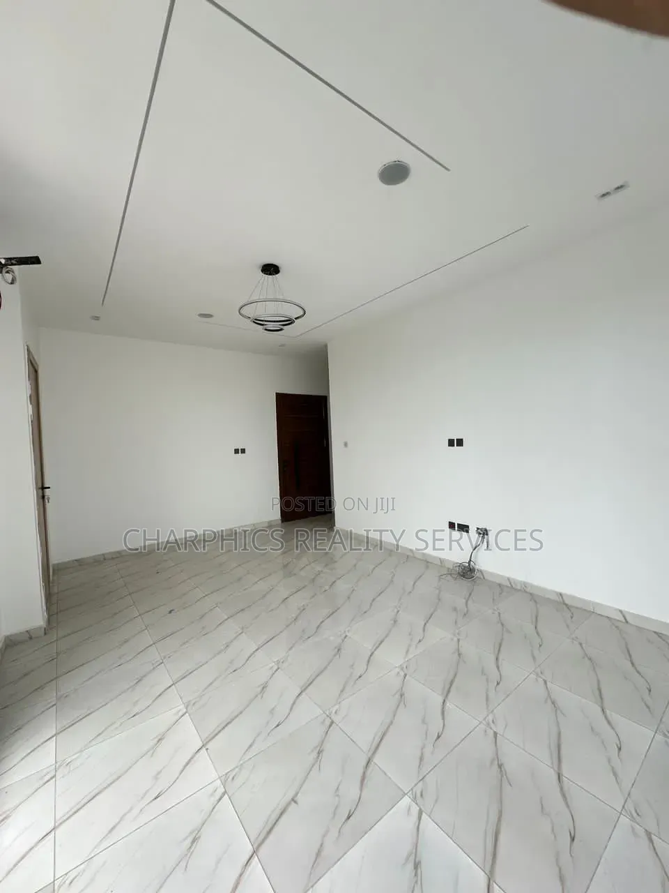 2bdrm Apartment in Lekki Phase 2 for rent