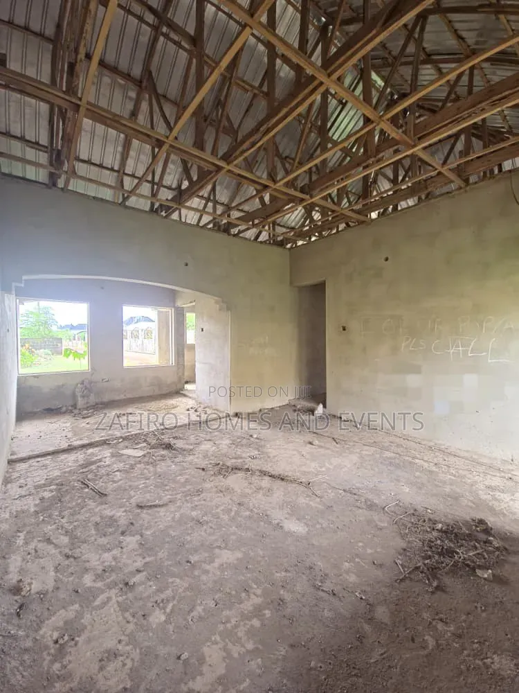 6bdrm Bungalow In Emmanuel Estate,, Ibadan For Sale