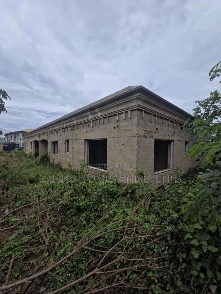 6bdrm Bungalow In Emmanuel Estate,, Ibadan For Sale