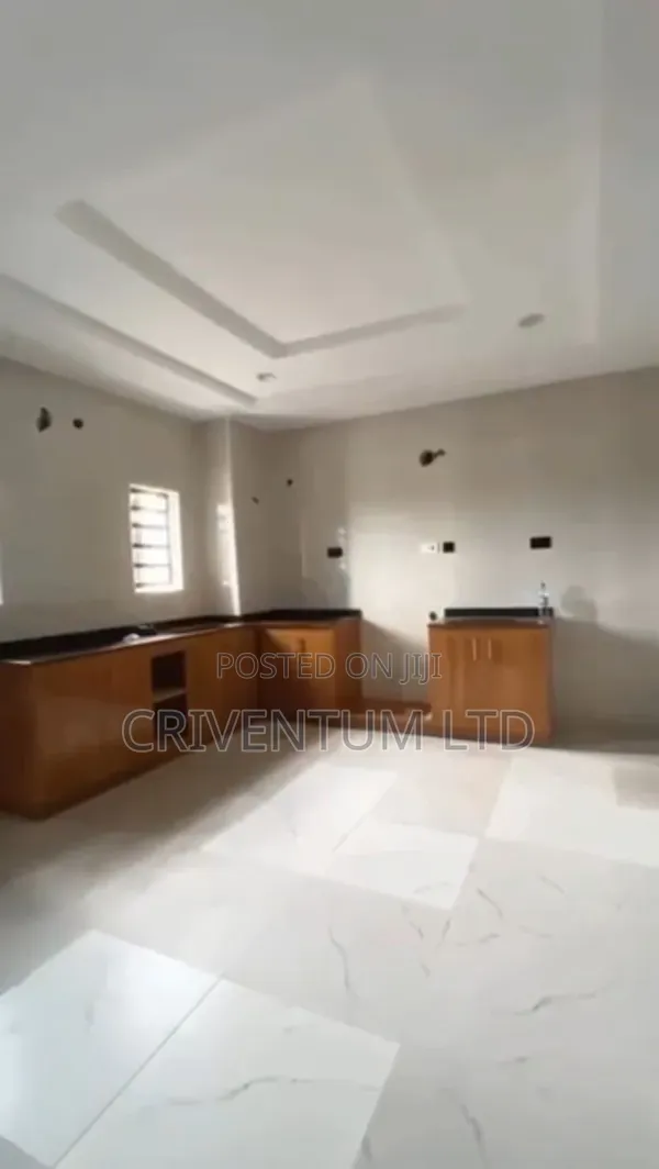 4bdrm Duplex in Gaduwa for sale